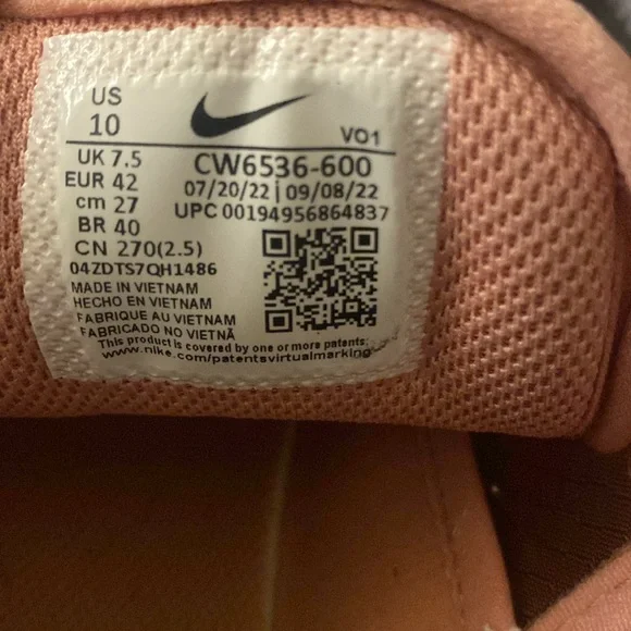 Size 10 Nike Shows. Rosey pink with a cute mesh side detail. Slight platform. - Picture 5 of 5